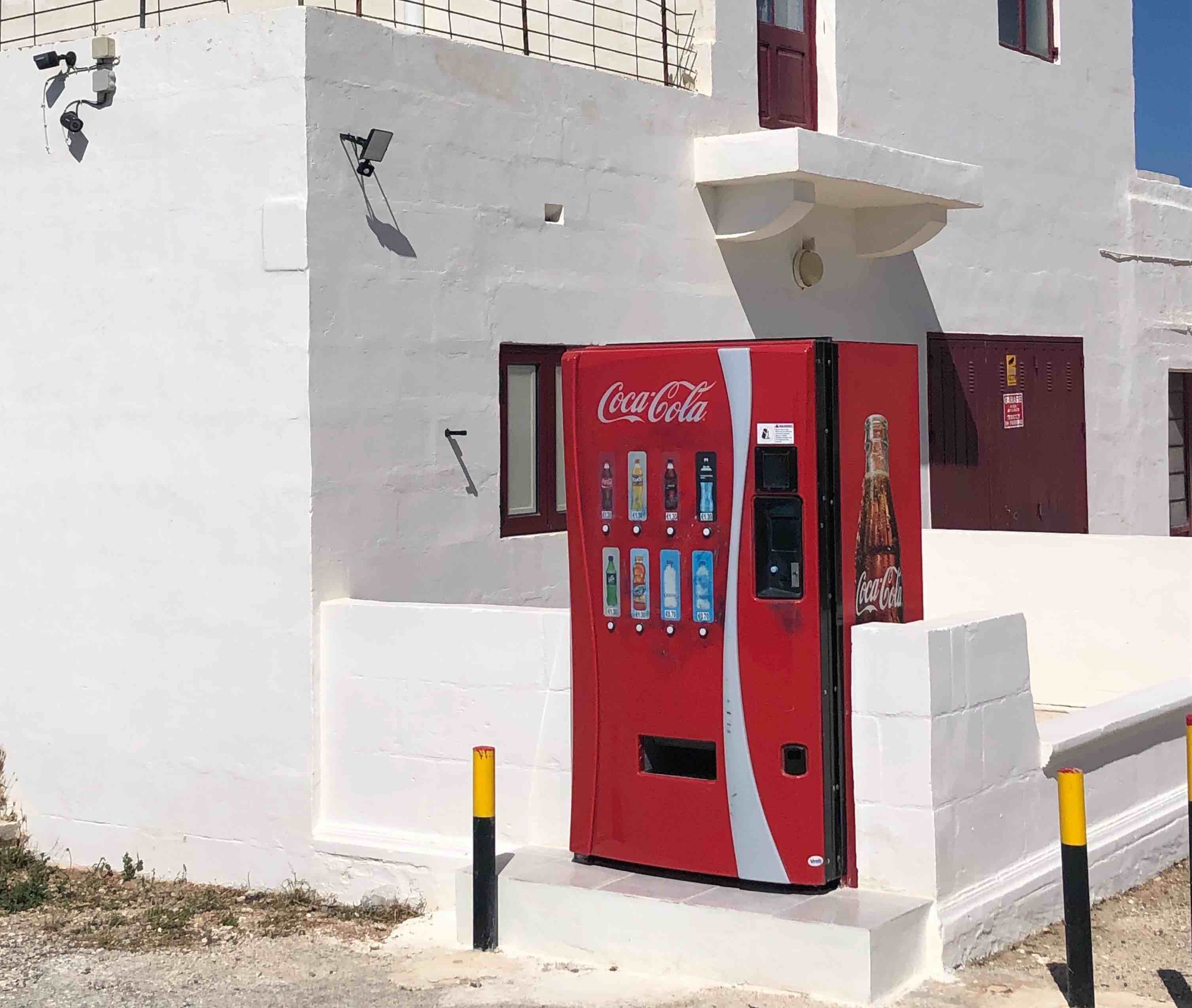 Coca-Cola AR NPD drinks machine in street